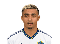 Julián Araujo